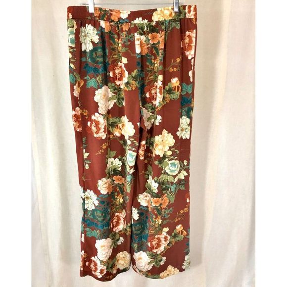 Chico’s Floral Wide Leg Pull On Pants Size 2R (12-14). Soft and comfortable. - Picture 4 of 8
